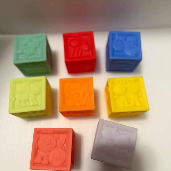 Infantino Colorful Soft Rubber Baby Building Blocks Lot of 8 Animals Numbers - Picture 6 of 8